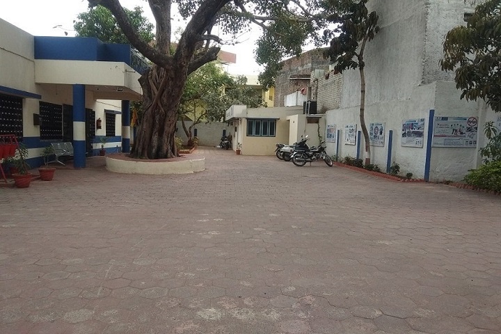 https://cache.careers360.mobi/media/colleges/social-media/media-gallery/30922/2020/9/7/Side view of Omega College of Professional Studies Ujjain_Campus-view.jpg